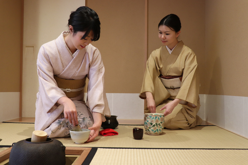 9-B.-Tea-ceremony-experience-as-a-host